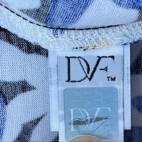 Diane von Furstenberg "New Julian Two" jersey dress in garden daisy print 10 - Picture 10 of 13